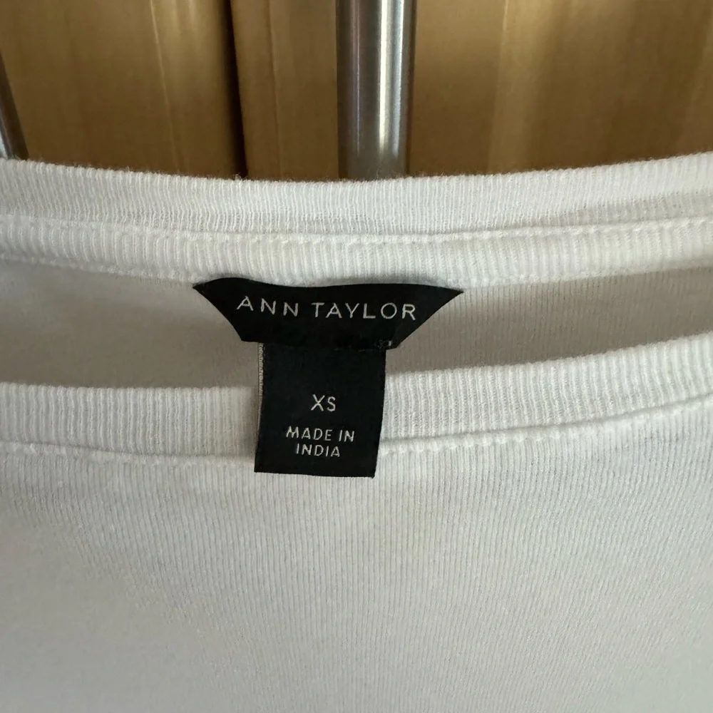 Ann Taylor boat neck 3/4 sleeve tee XS - Picture 3 of 3